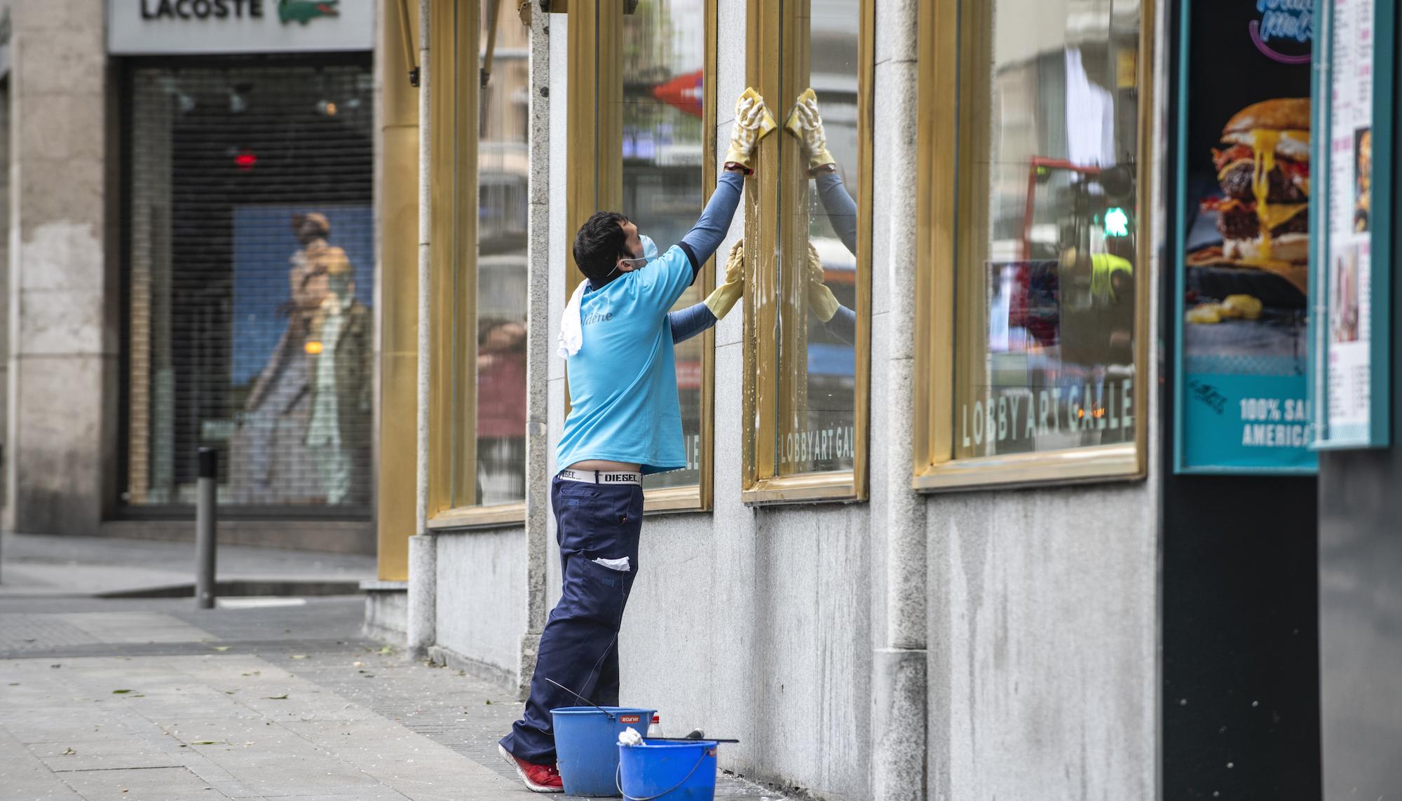 Coronavirus día 16 centro de Madrid UME y Samur - 7